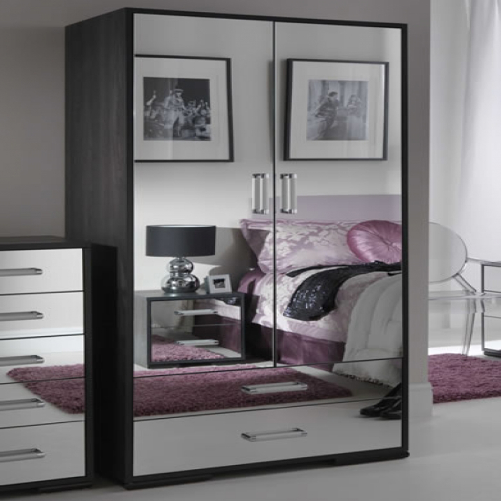 Get a Smashing Look with Mirrored Glass Furniture